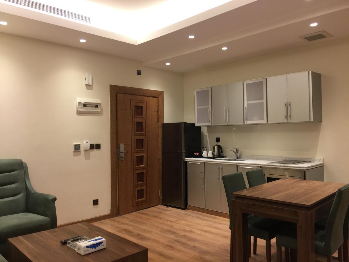 Classical Hotel Suites Jeddah Exterior photo